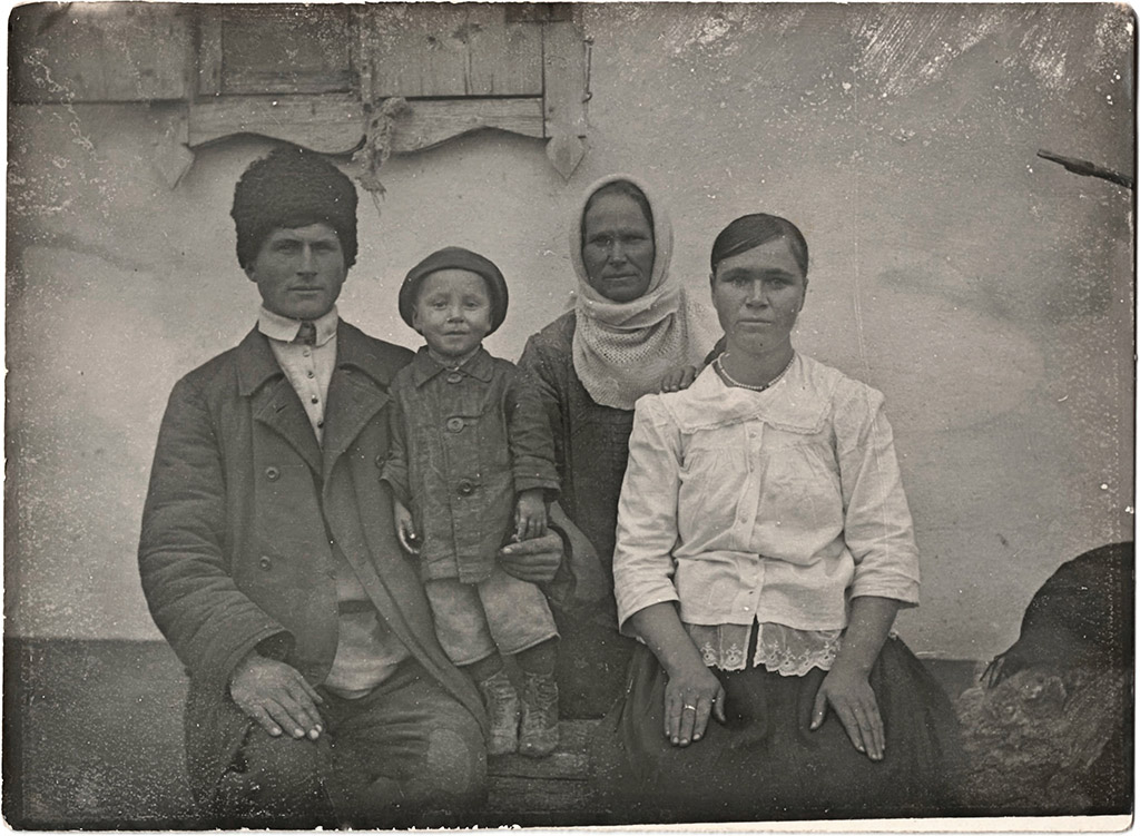 Иван Акимович Суббота и его семья